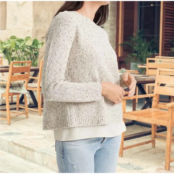 Club Monaco Sweaters - Club Monaco Women's Sweater Cream split back Size XS